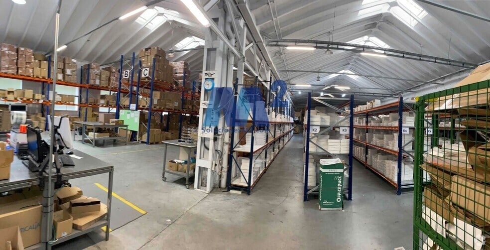 Industrial in San Fernando de Henares, Madrid for sale - Building Photo - Image 2 of 9