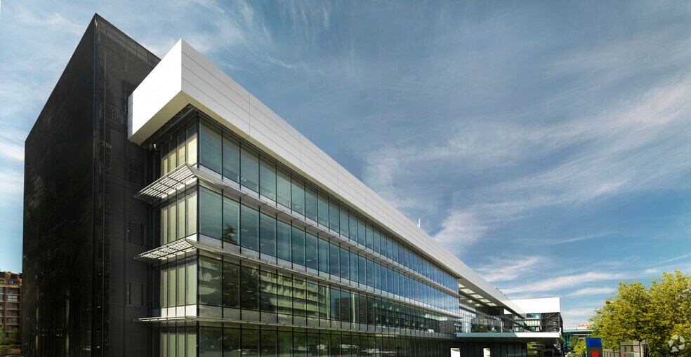 Calle Emilio Vargas, 6, Madrid, Madrid to rent - Building Photo - Image 2 of 7