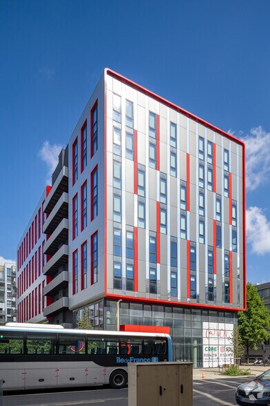 4-6 Rue Ampère, Saint-Denis to rent - Building Photo - Image 3 of 5