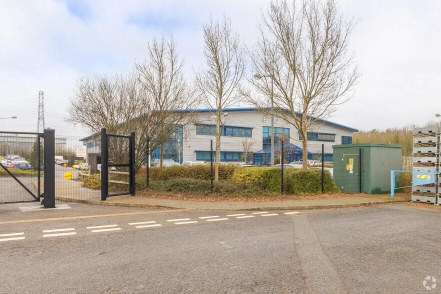 Darby Clos, Wellingborough for sale - Primary Photo - Image 1 of 1