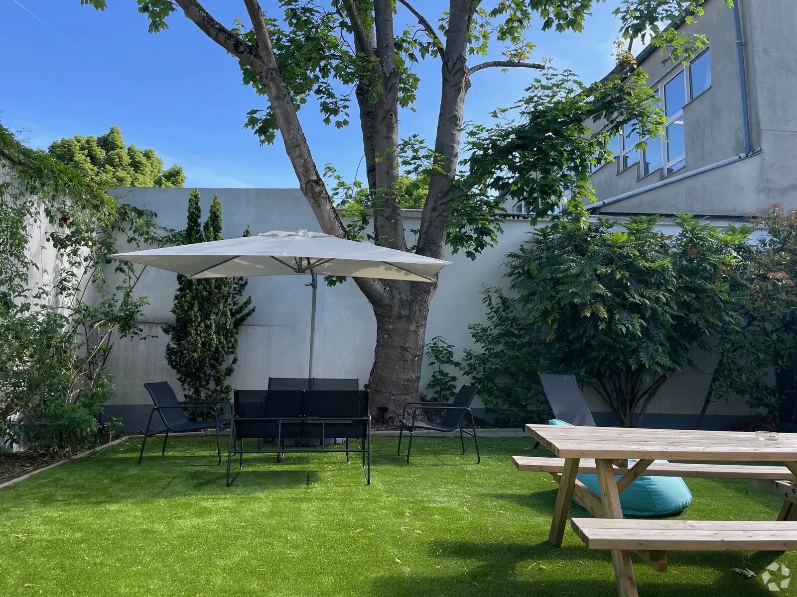 35 Rue Des Chantiers, Versailles to rent Interior Photo- Image 1 of 3