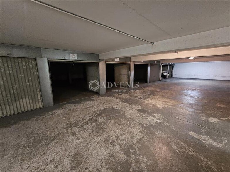 Light Industrial in Vincennes to rent - Building Photo - Image 3 of 5