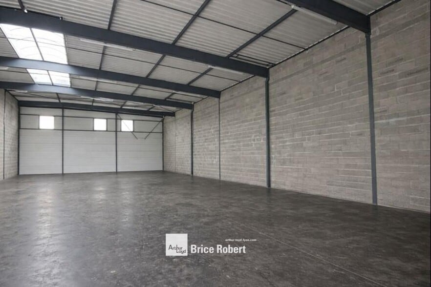 Light Industrial in Saint-Priest to rent - Building Photo - Image 3 of 9