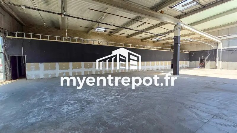 Rue Du Dirigeable, Aubagne to rent - Interior Photo - Image 2 of 5