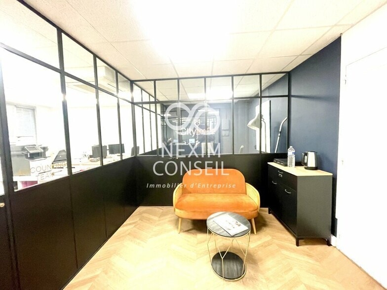 Office in Levallois-Perret to rent - Interior Photo - Image 2 of 9