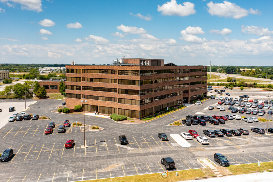 600 Holiday Plaza Dr, Matteson, IL for rent - Aerial - Image 3 of 7