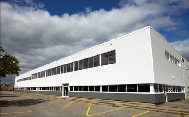 2995-2999 Boul Le Corbusier, Laval, QC for rent - Building Photo - Image 1 of 7