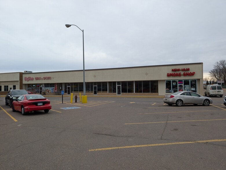 2015 S Broadway St, New Ulm, MN to rent - Building Photo - Image 1 of 12