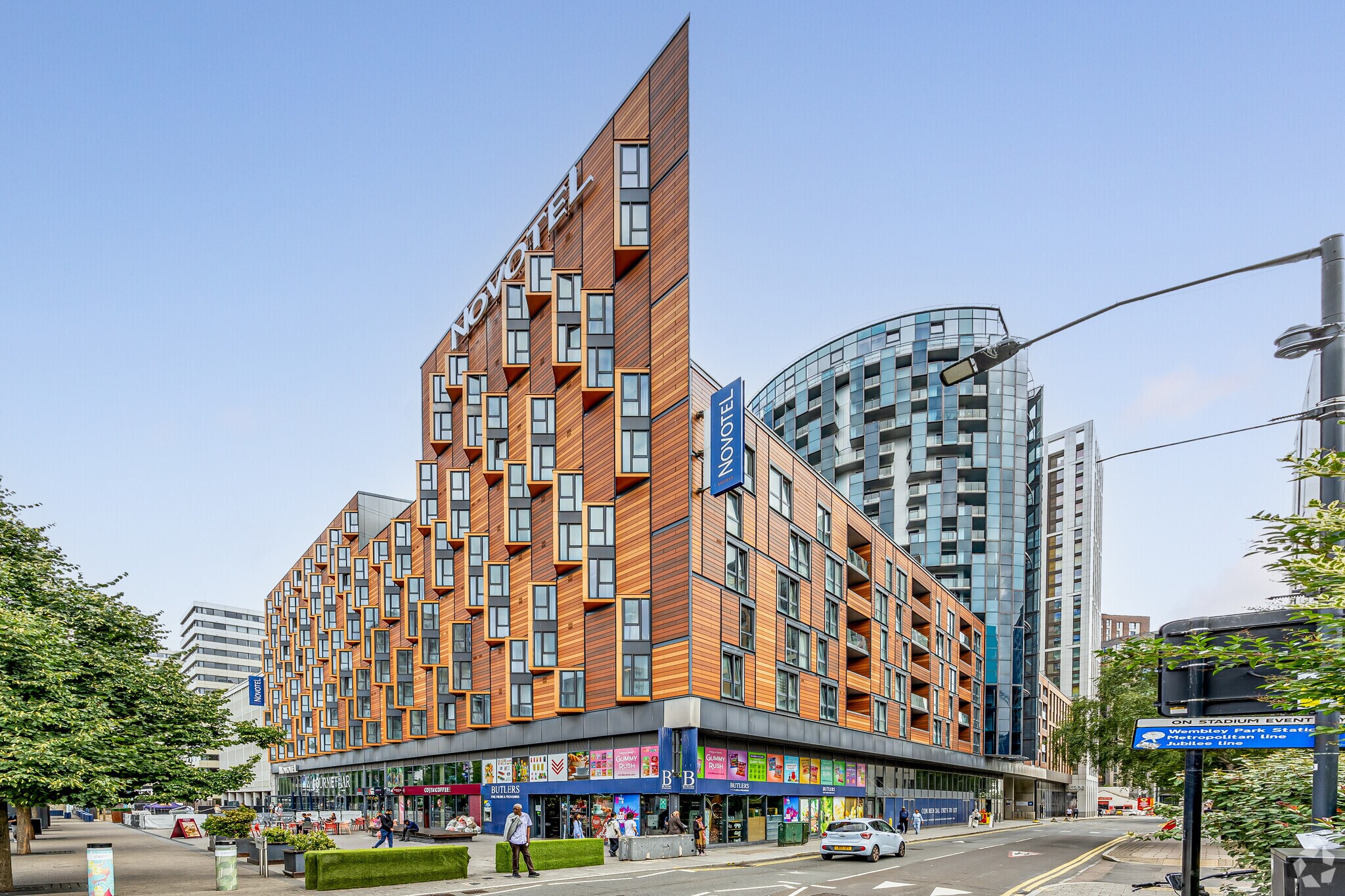 5-9 Olympic Way, Wembley for sale Primary Photo- Image 1 of 1