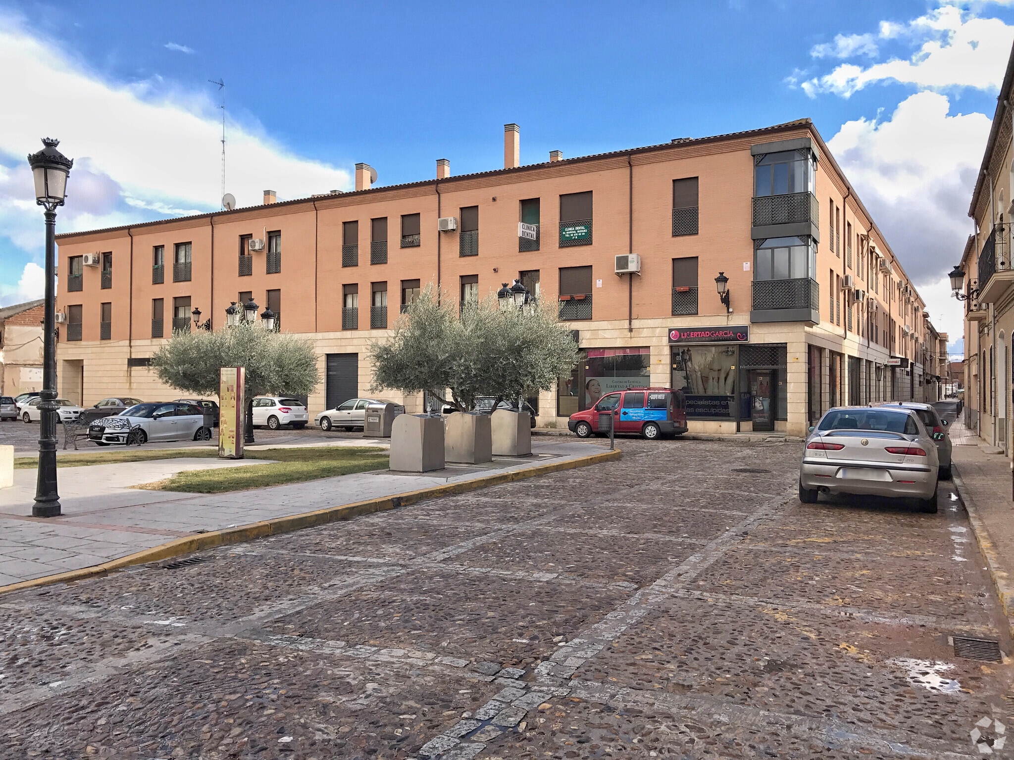 Retail in Torrijos, Toledo to rent Interior Photo- Image 1 of 2