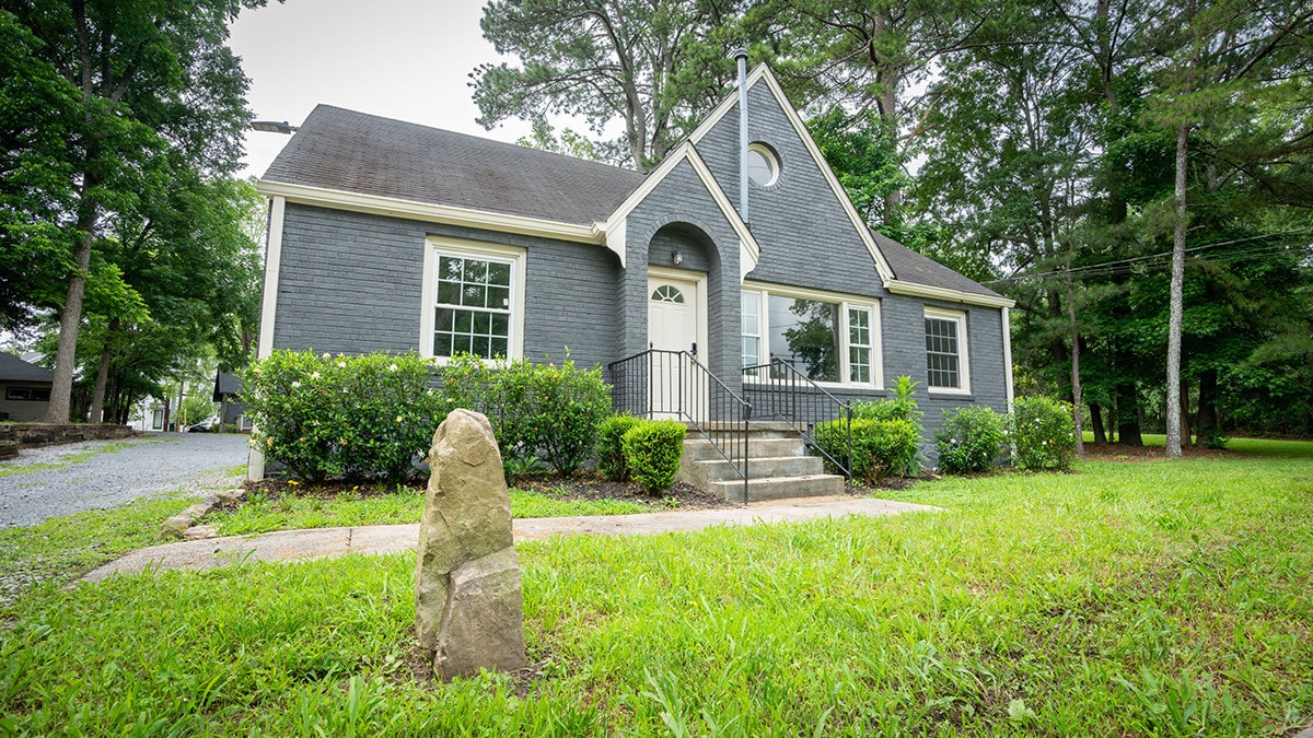 2107 Bolton Rd NW, Atlanta, GA to rent Building Photo- Image 1 of 9
