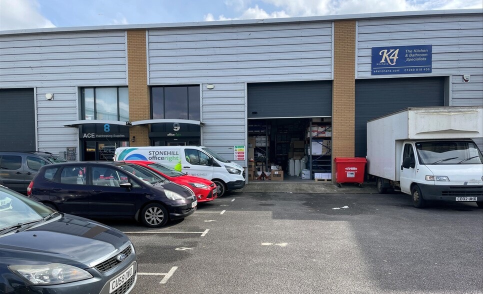 Avon Way, Trowbridge to rent - Building Photo - Image 2 of 3