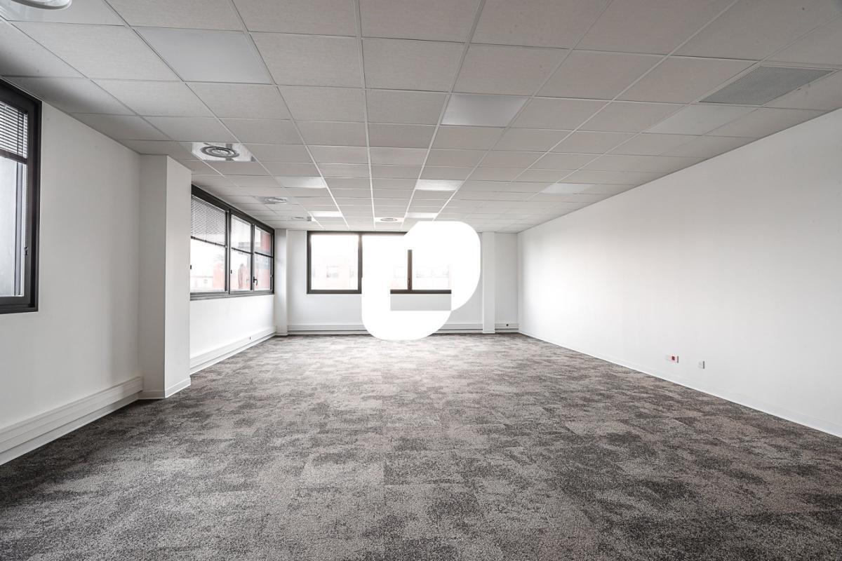 Office in Serris to rent Interior Photo- Image 1 of 4