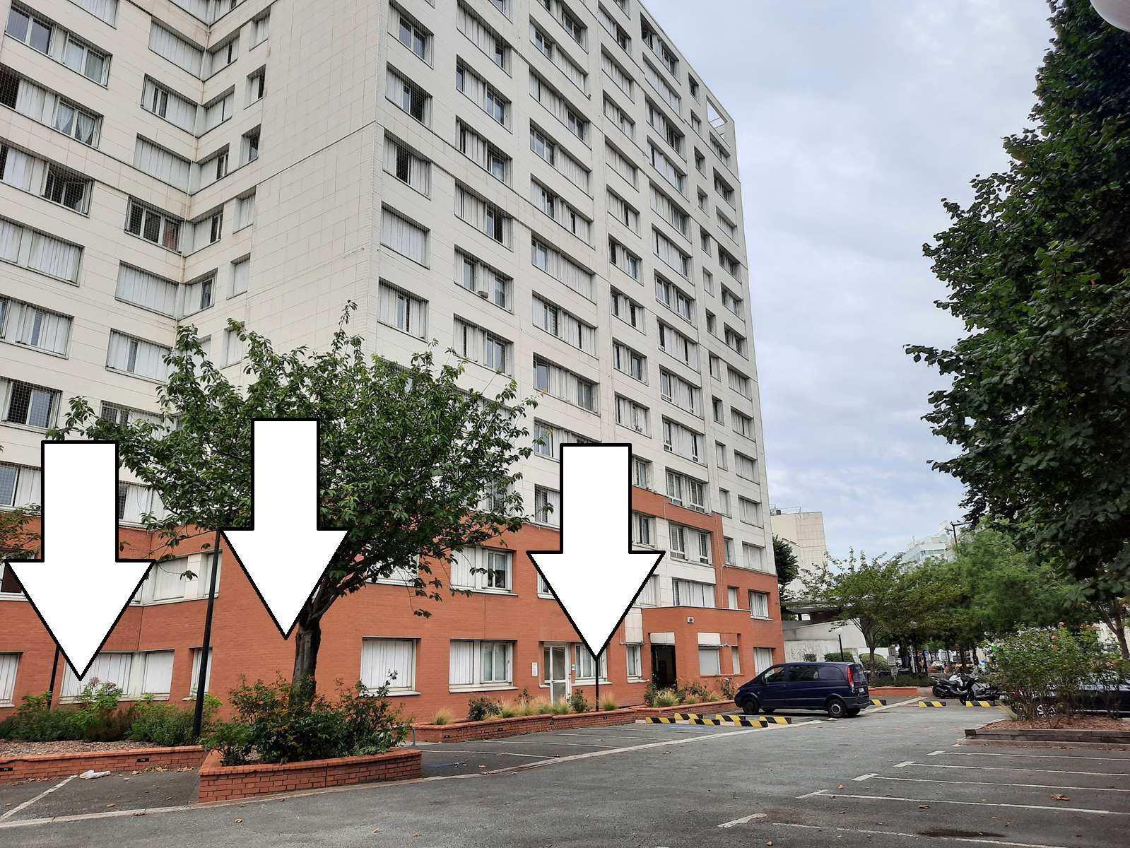 Office in Issy-les-Moulineaux to rent Building Photo- Image 1 of 7