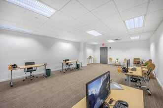 125 Maiden Ln, New York, NY to rent Building Photo- Image 2 of 10