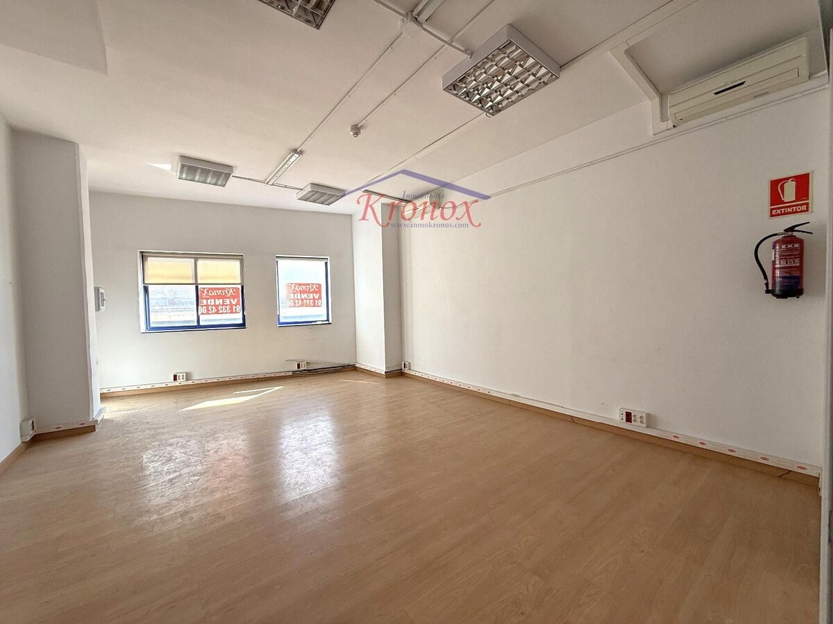 Madrid, MAD 28031 - - - Interior Photo - Image 2 of 11