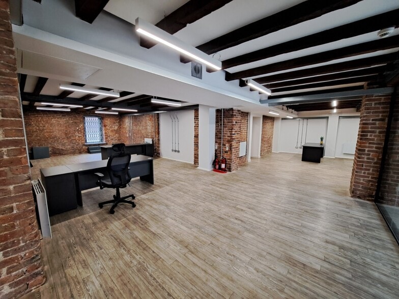 20 Tariff St, Manchester to rent - Building Photo - Image 3 of 6