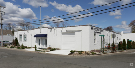 3 Secatoag Ave, Port Washington, NY for rent Building Photo- Image 1 of 17