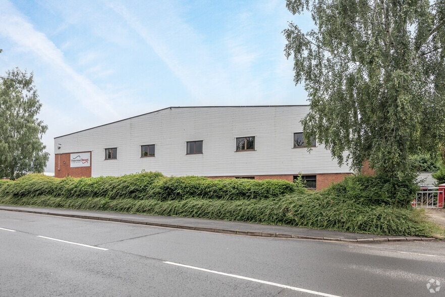 Shipston Clos, Worcester to rent - Building Photo - Image 2 of 4