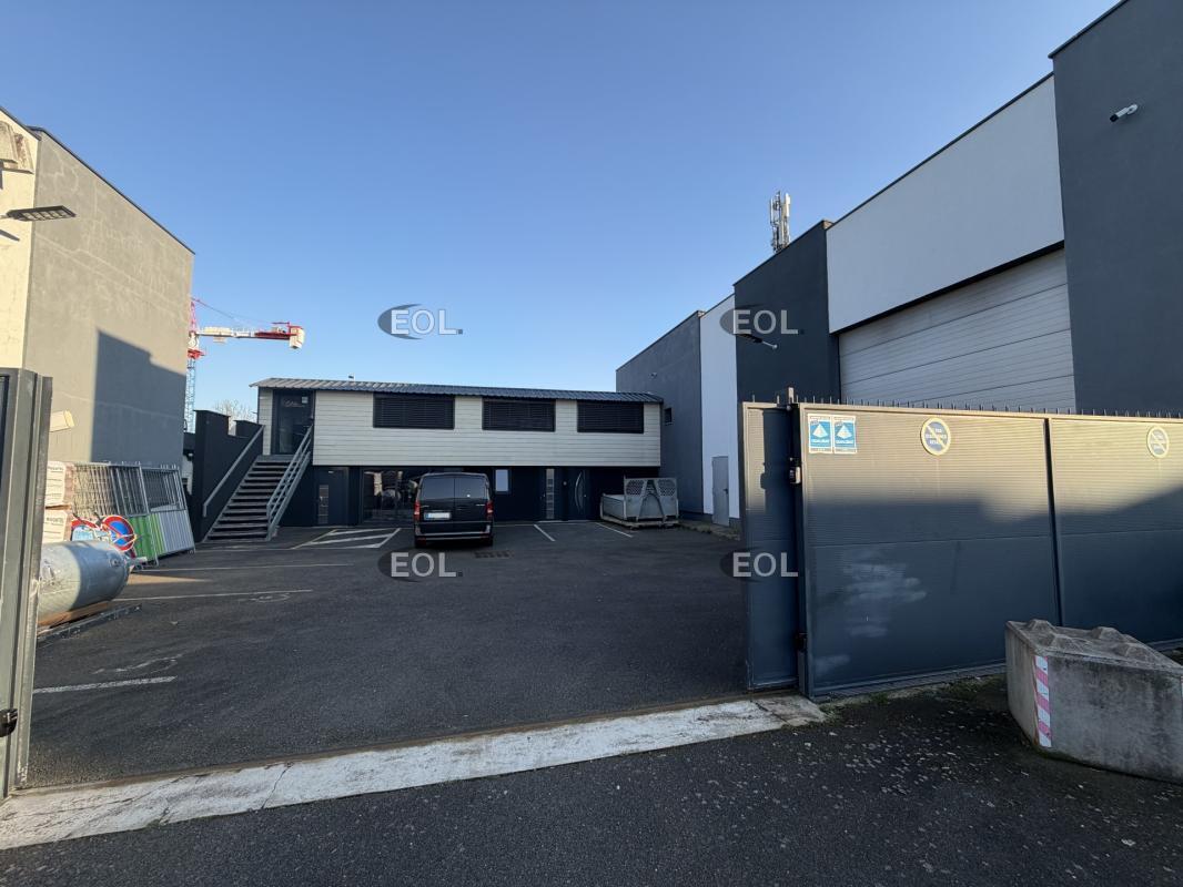 Industrial in Évry-Courcouronnes for sale Building Photo- Image 1 of 6