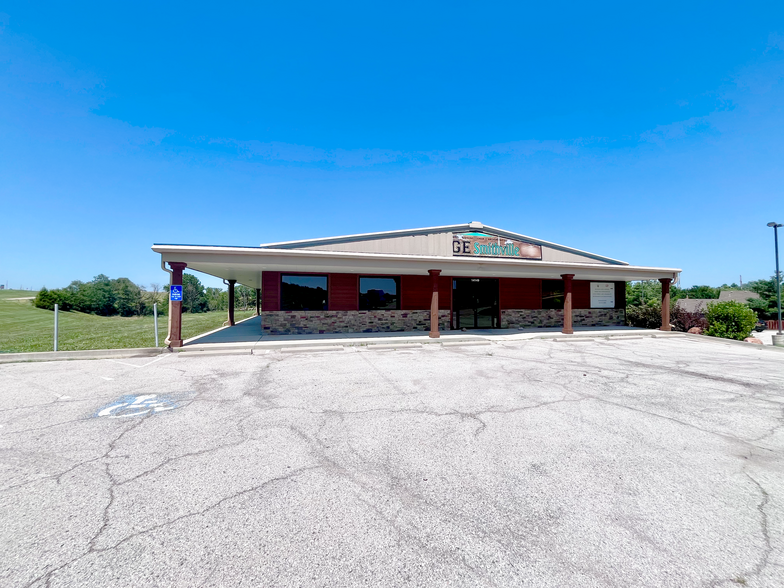 14149 Earthworks Dr, Smithville, MO for rent - Primary Photo - Image 1 of 4