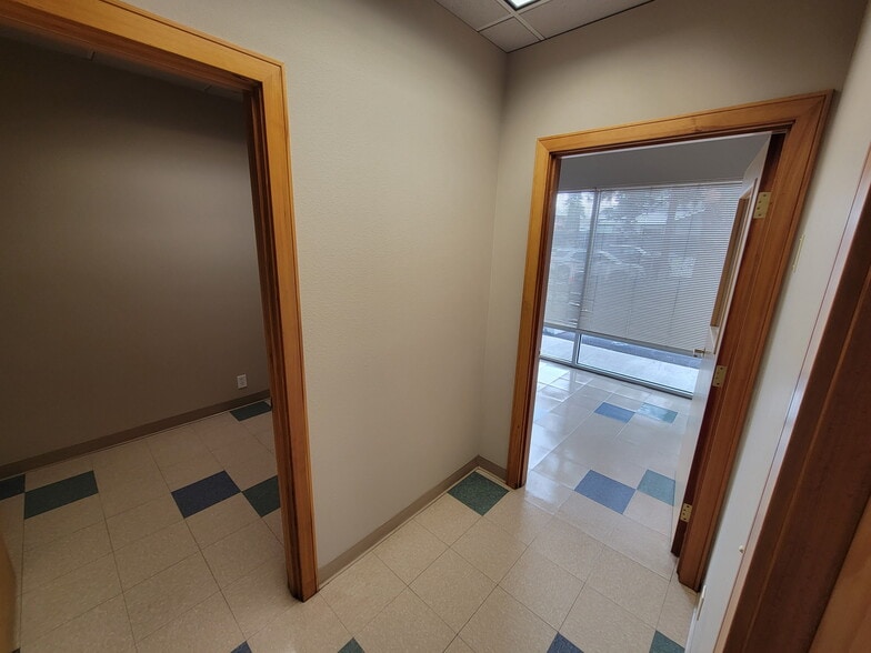 354 NE Dekalb Ave, Bend, OR to rent - Building Photo - Image 3 of 10