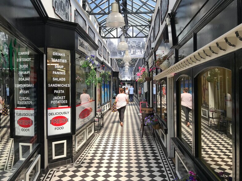 Standishgate, Wigan to rent - Interior Photo - Image 3 of 8