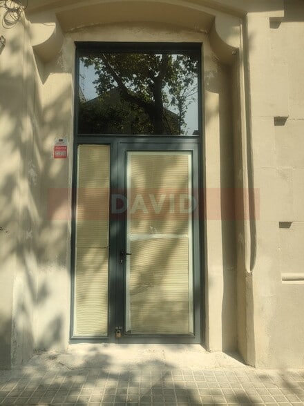 Retail in Barcelona, Barcelona to rent - Building Photo - Image 1 of 6