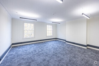 49-50 Queen Sq, Bristol to rent Interior Photo- Image 2 of 2