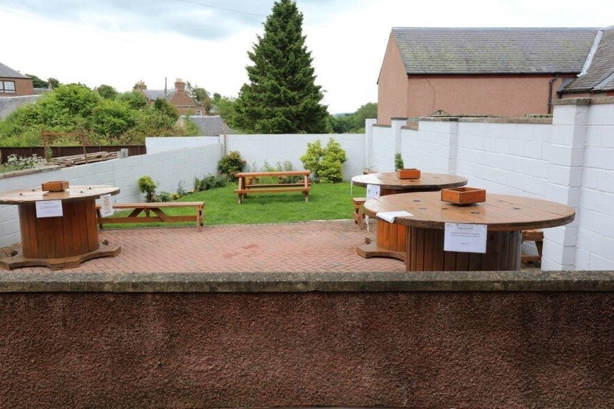 1-5 School Wynd, Kirriemuir for sale - Building Photo - Image 3 of 3