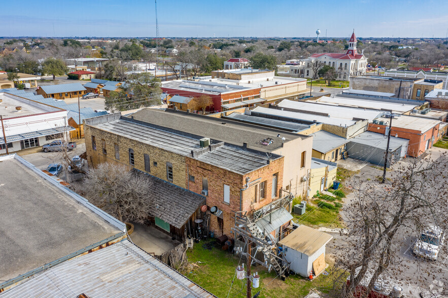 1311 3rd St, Floresville, TX for sale - Building Photo - Image 3 of 4