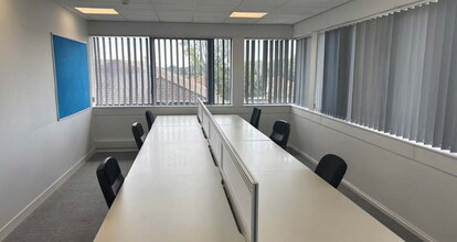 2 Fford Pengam, Cardiff to rent Interior Photo- Image 2 of 4