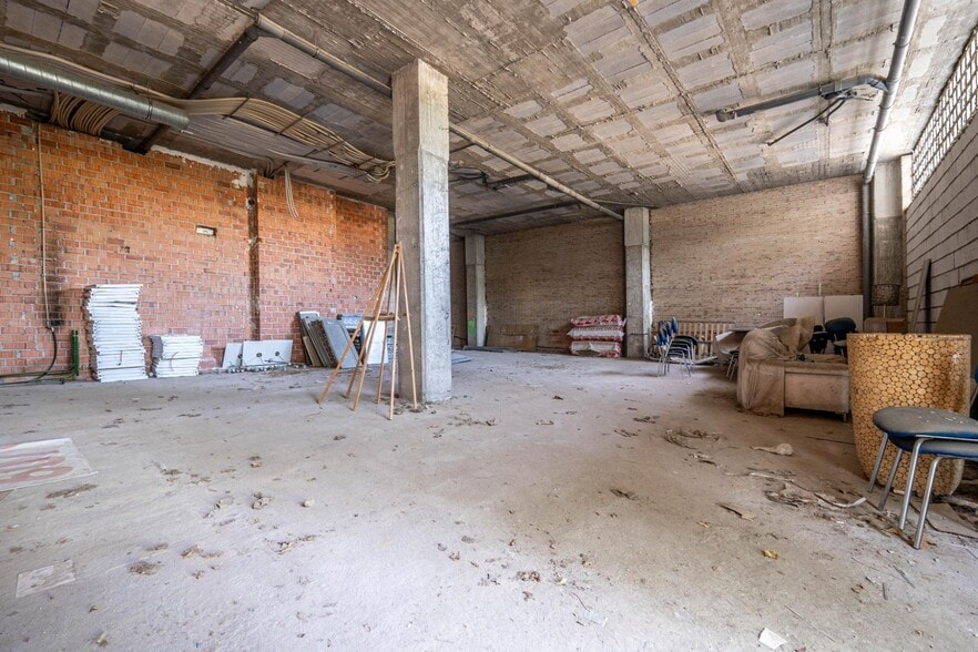 Retail in Granada for sale - Building Photo - Image 3 of 42