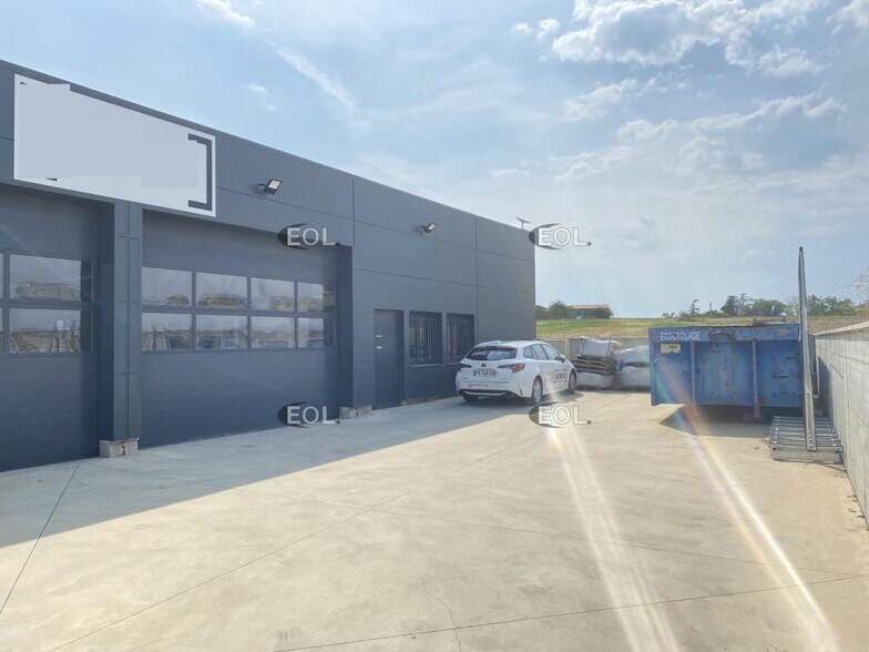 Light Industrial in Mornant to rent - Building Photo - Image 2 of 15
