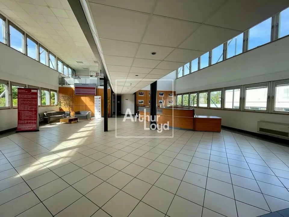 Vente Local d'activités 14 947 m² - Photo 1