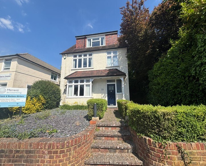 89 High St, Caterham to rent - Building Photo - Image 1 of 3