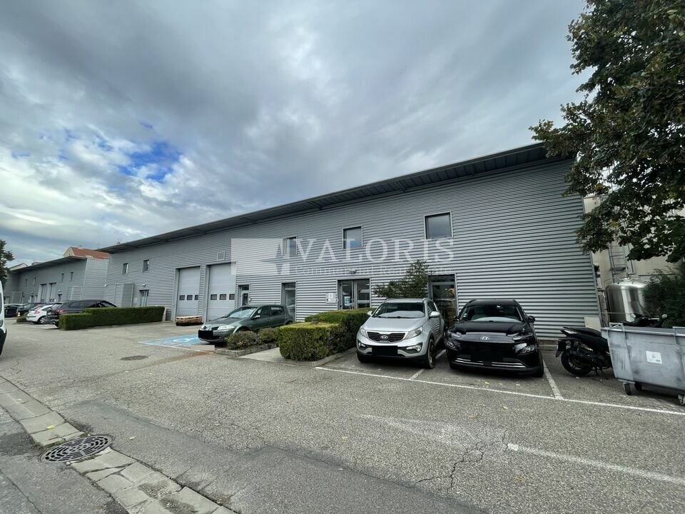 Light Industrial in Lyon to rent Building Photo- Image 1 of 8