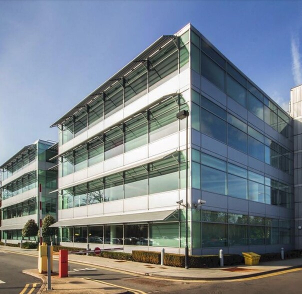 Buckingham Gate, Gatwick for rent - Building Photo - Image 1 of 7