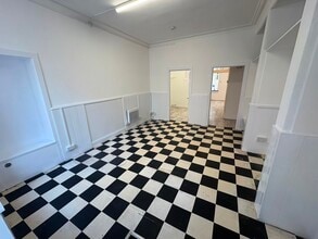 63 Causewayside, Edinburgh to rent Interior Photo- Image 2 of 10