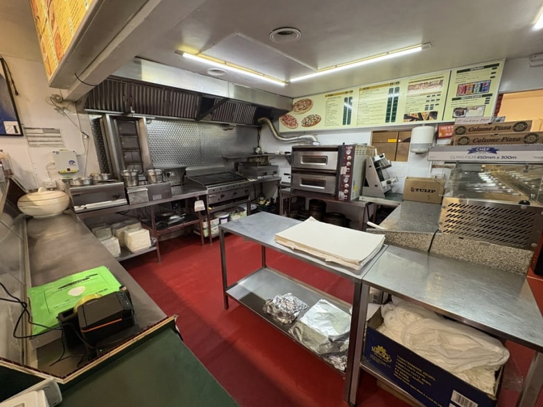 2 The Sq, Penicuik for sale - Interior Photo - Image 2 of 3