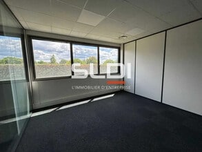 46/48 Chemin De La Bruyère, Dardilly to rent Interior Photo- Image 2 of 12