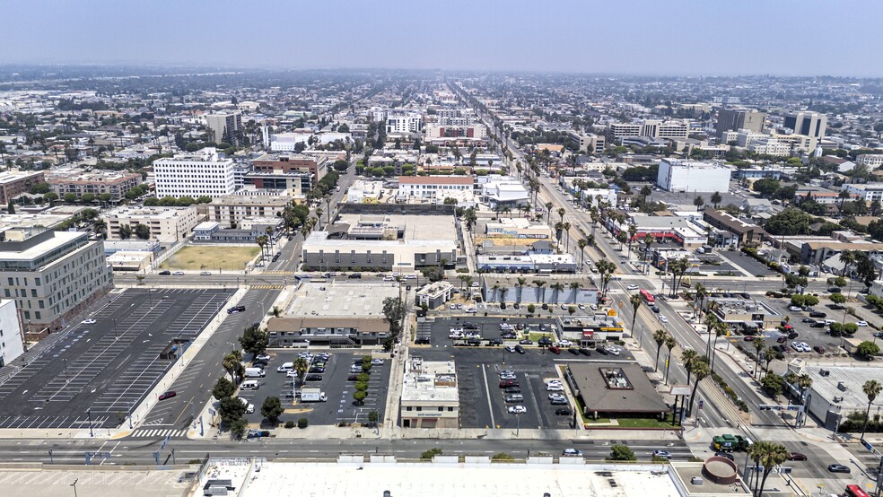 225 E 6th St, Long Beach, CA for rent - Building Photo - Image 2 of 11