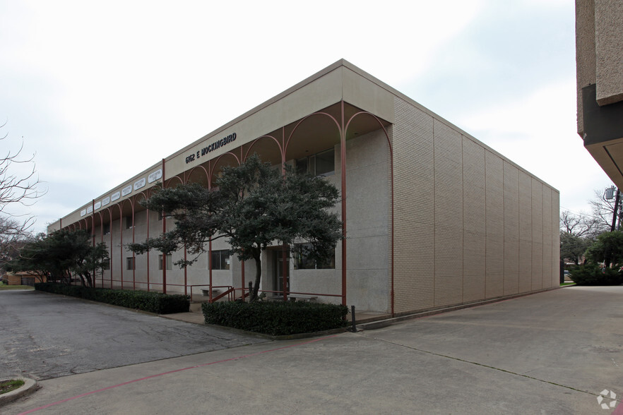 6162 E Mockingbird Ln, Dallas, TX for rent - Building Photo - Image 1 of 6