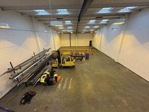 Eagle Clos, Eastleigh to rent Interior Photo- Image 2 of 5