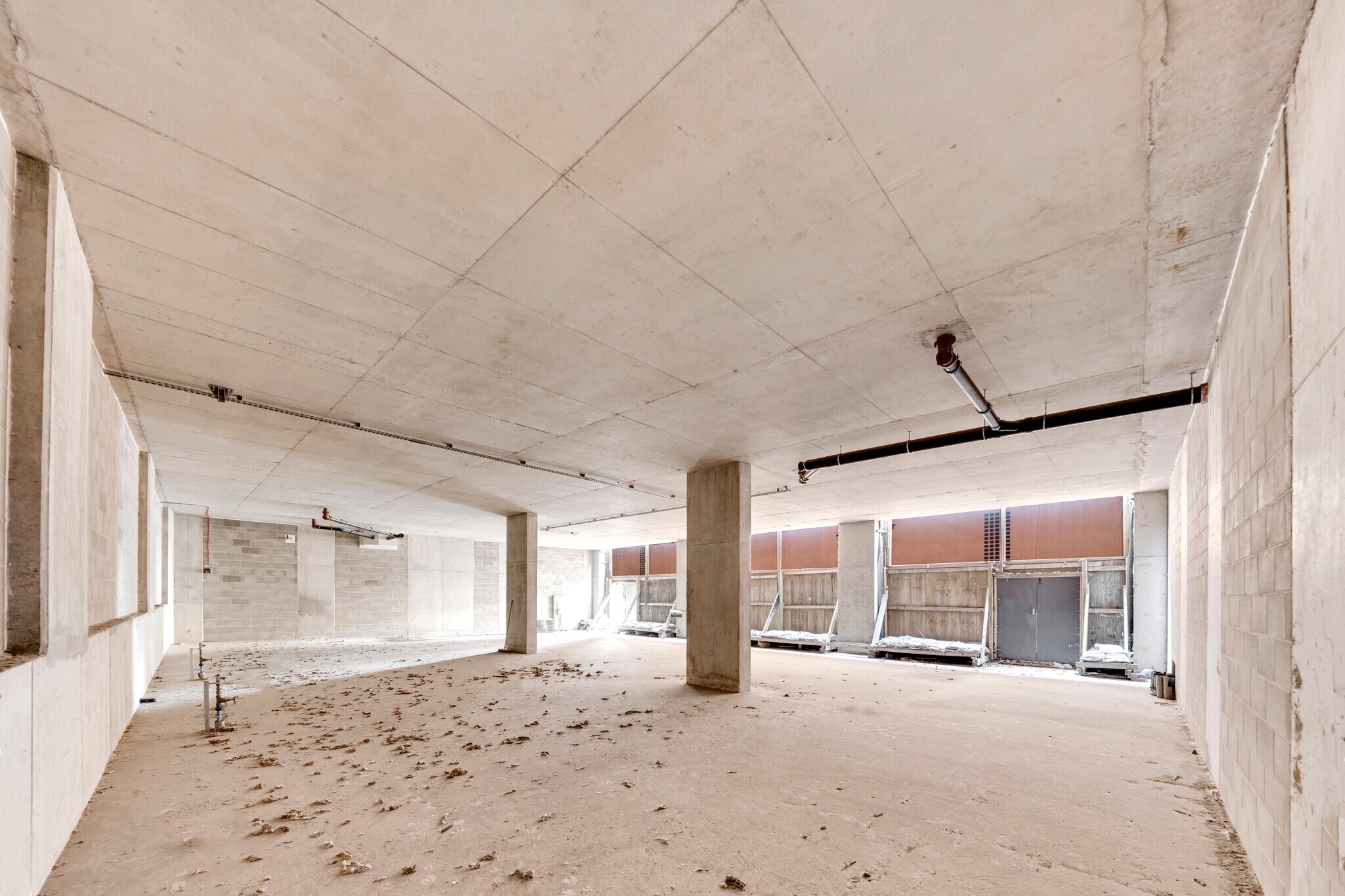 North Woolwich Road, London to rent Building Photo- Image 1 of 4