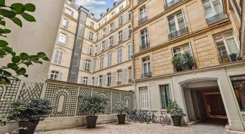 Location Bureaux 252 m² - Photo 1