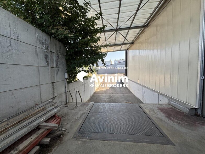 Industrial in Toulouse to rent - Building Photo - Image 3 of 7