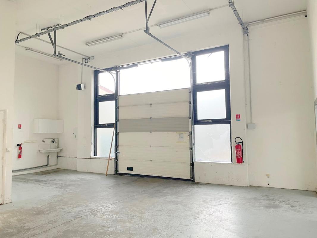Light Industrial in Montesson to rent Interior Photo- Image 1 of 7
