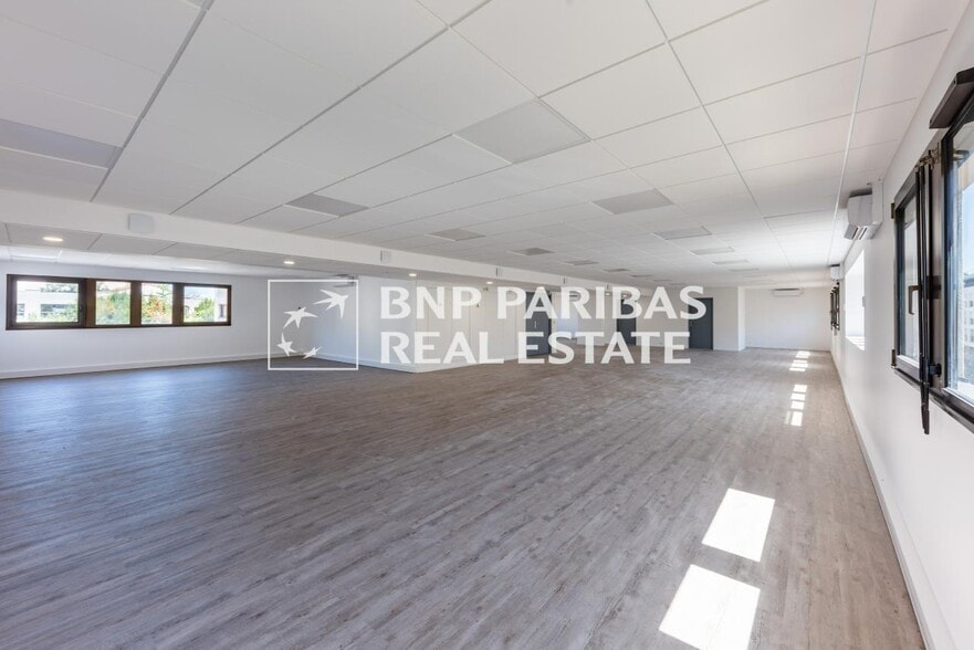 9-11 Rue Maurice Grandcoing, Ivry-sur-Seine to rent - Interior Photo - Image 3 of 11