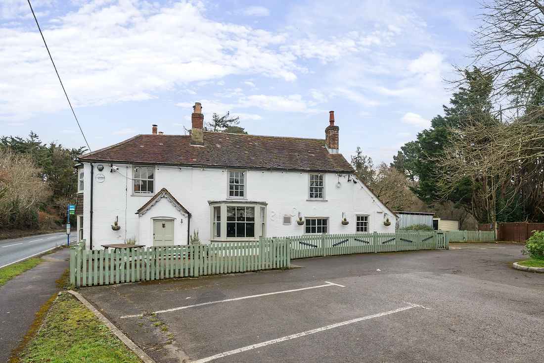 Southampton Road, Lymington for sale Primary Photo- Image 1 of 4